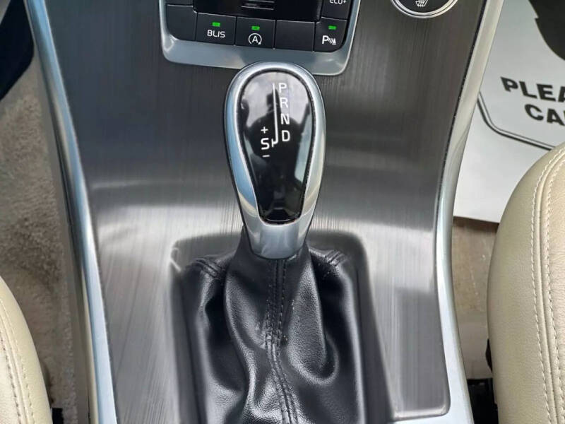 2015 Volvo XC60 T5 Drive-E Premier