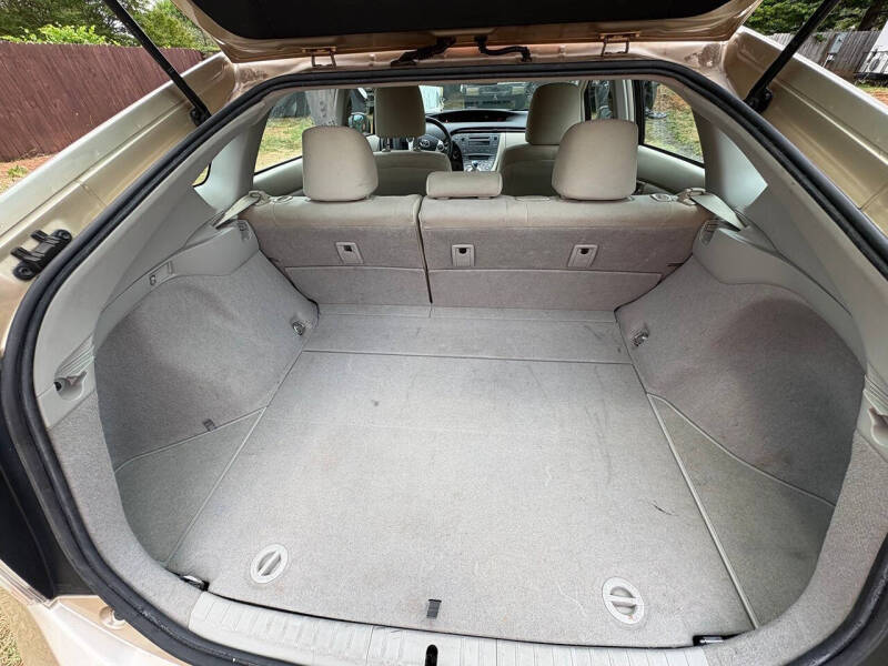 2010 Toyota Prius III