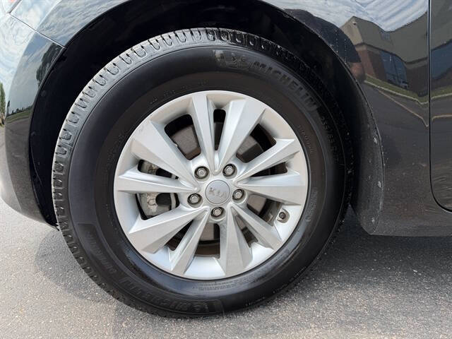 2017 Kia Sedona LX