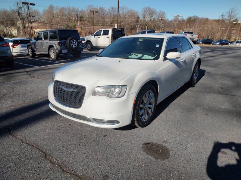 2017 Chrysler 300 Limited's photo