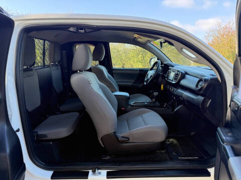 2019 Toyota Tacoma SR