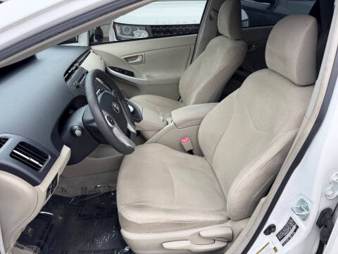 2010 Toyota Prius III