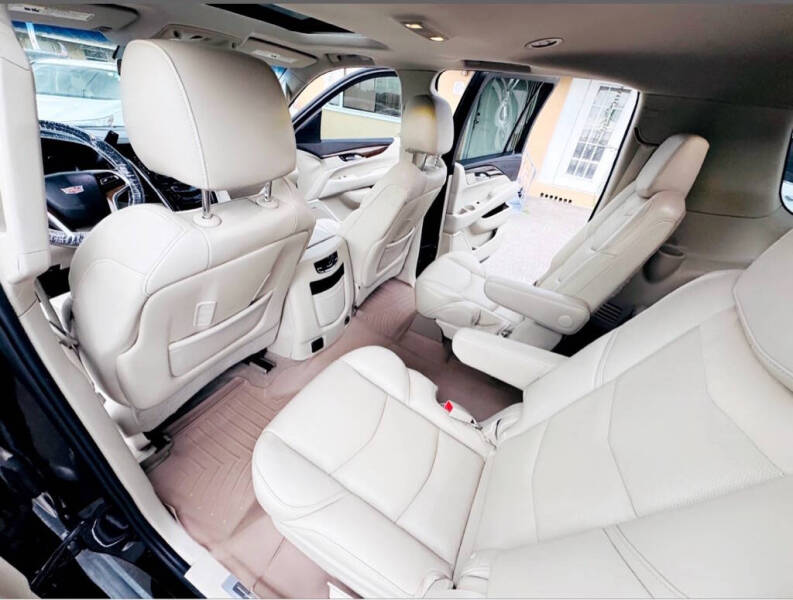 2018 Cadillac Escalade ESV Luxury
