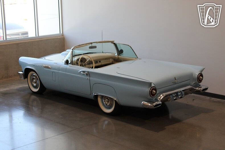 1957 Ford Thunderbird