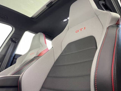 2025 Volkswagen Golf GTI SE