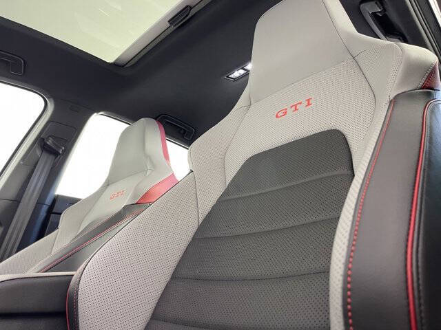 2025 Volkswagen Golf GTI SE