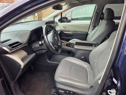 2022 Toyota Sienna XLE 8-Passenger