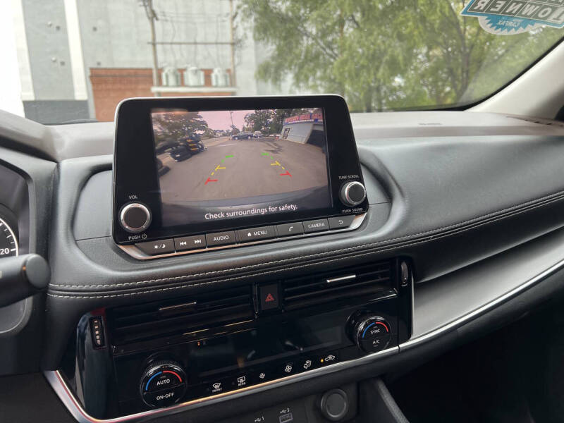 2022 Nissan Rogue SV