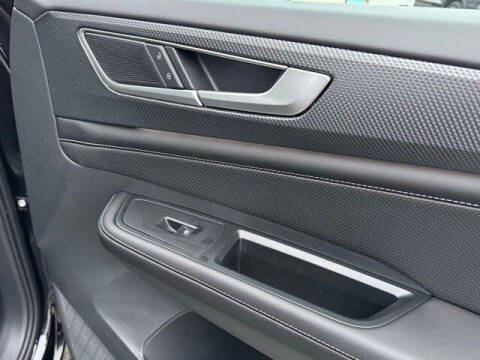 2026 Volkswagen Atlas Cross Sport SEL R-Line Black 4Motion