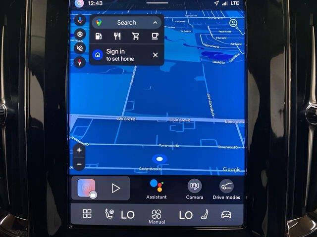 2025 Volvo XC60 B5 Core Dark Theme