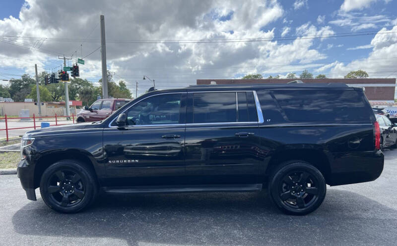 2017 Chevrolet Suburban LT