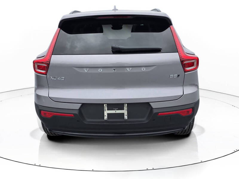 2026 Volvo XC40 B5 Core