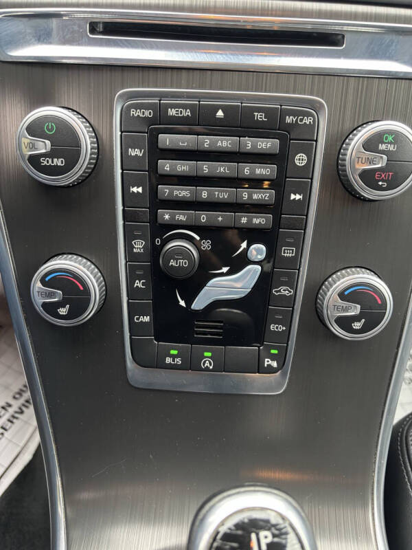 2016 Volvo XC60 T5 Drive-E Premier