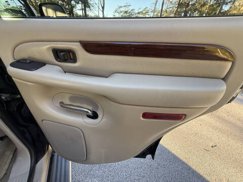 2004 Cadillac Escalade