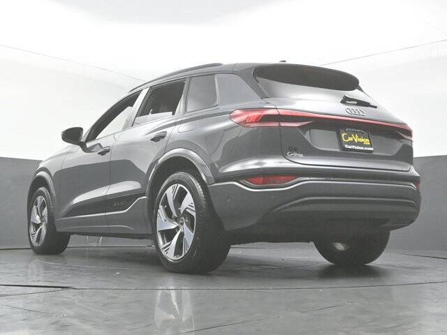 2025 Audi Q6 e-tron quattro Premium Plus