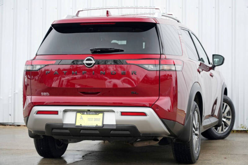 2022 Nissan Pathfinder SL