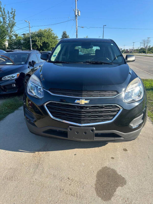 Used 2017 Chevrolet Equinox LS with VIN 2GNALBEK6H1518039 for sale in Oak Creek, WI
