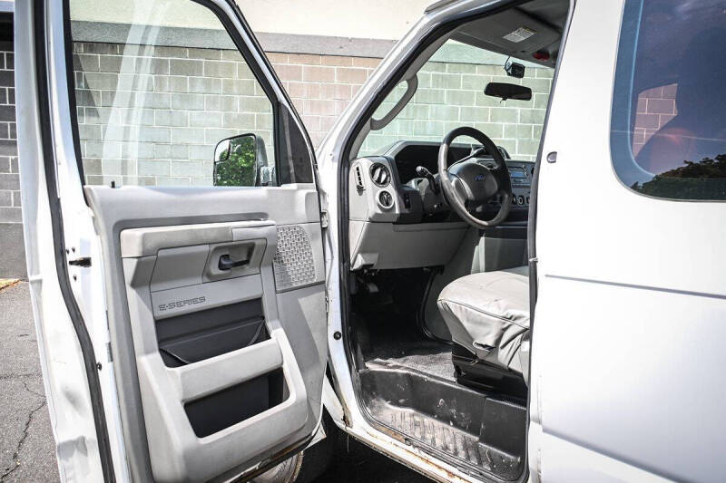 2010 Ford E-Series E-250
