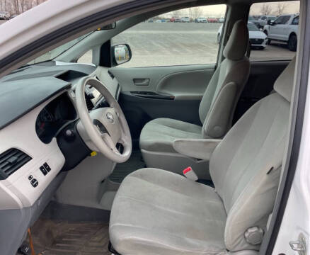 2012 Toyota Sienna Base 7-Passenger
