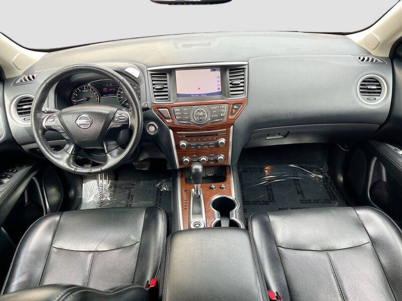 2020 Nissan Pathfinder Platinum