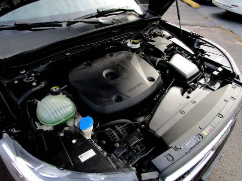 2020 Volvo XC40 T5 Momentum