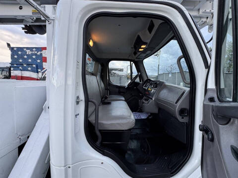 2019 Freightliner M2 106