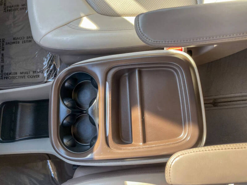 2020 Chrysler Voyager LXi