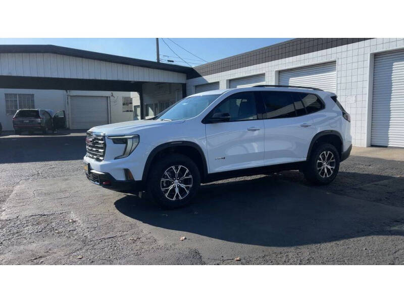 2026 GMC Acadia AT4