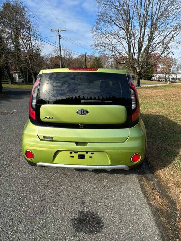 2017 Kia Soul +