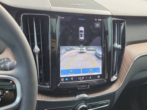 2023 Volvo XC60 B5 Plus Bright Theme