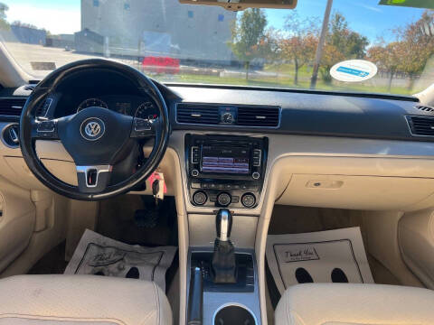 2014 Volkswagen Passat 2.5L SE PZEV