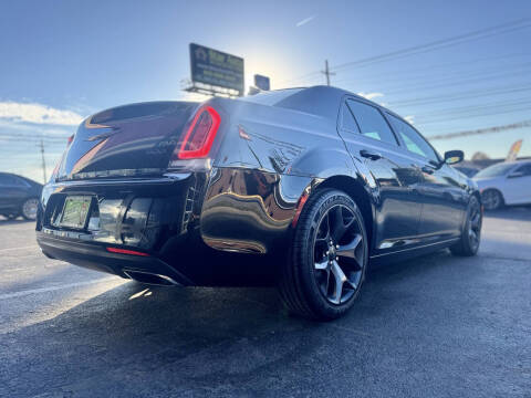2020 Chrysler 300 Touring