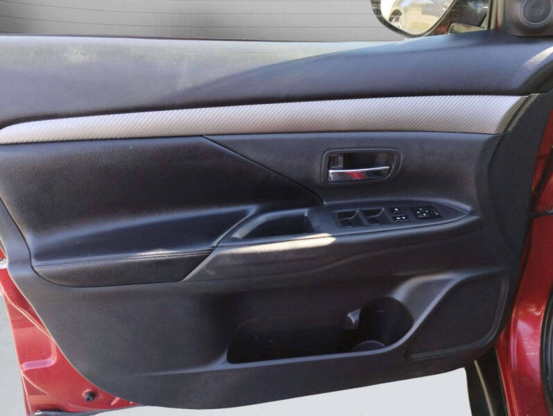 2015 Mitsubishi Outlander SE