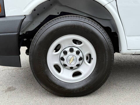 2022 Chevrolet Express 2500