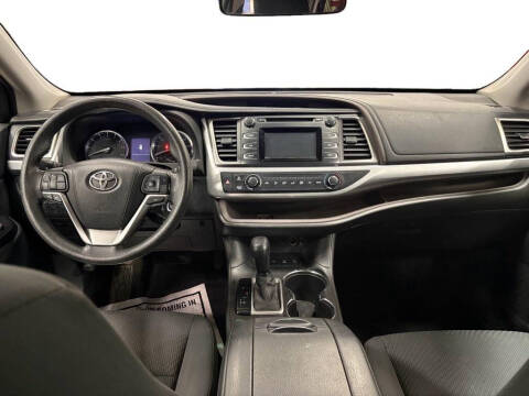 2015 Toyota Highlander LE