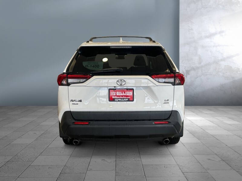 2019 Toyota RAV4 LE