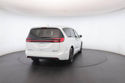2022 Chrysler Pacifica Hybrid Touring L