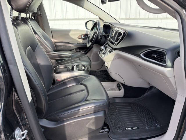 2020 Chrysler Voyager LXi