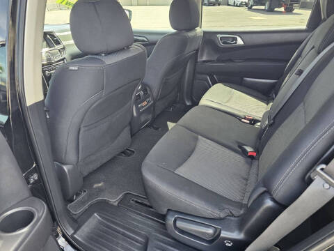 2017 Nissan Pathfinder SV