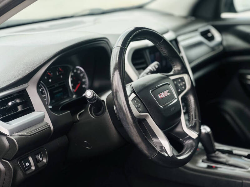 2017 GMC Acadia SLT-1