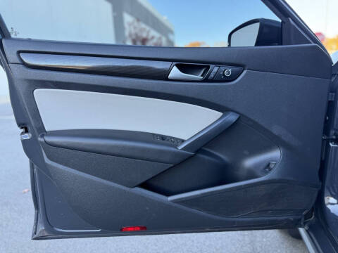 2015 Volkswagen Passat 1.8T Sport