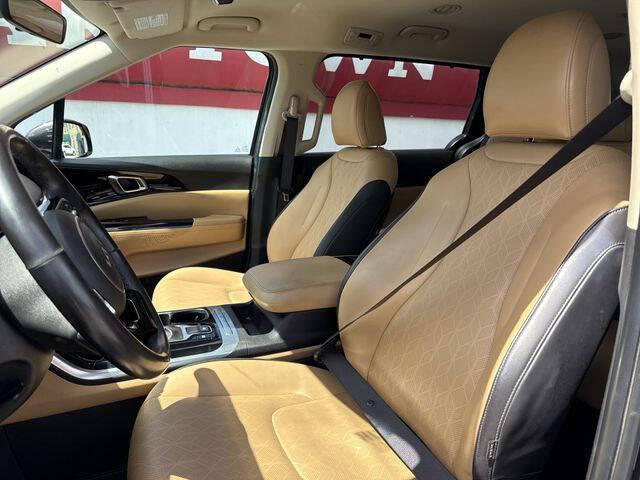 2024 Kia Carnival EX