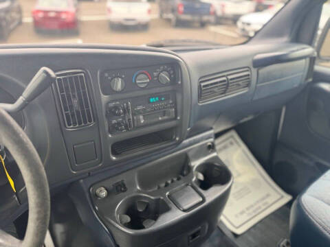 2000 Chevrolet Express G3500 LS