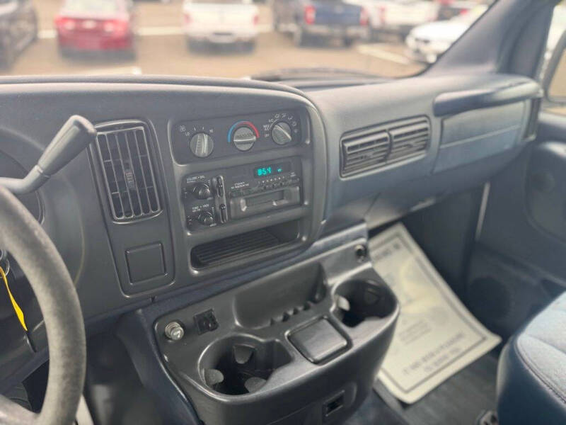 2000 Chevrolet Express G3500 LS