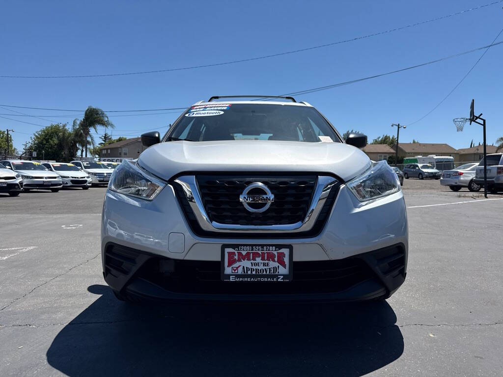 Silver 2018 Nissan Kicks S S 4dr Crossover 1