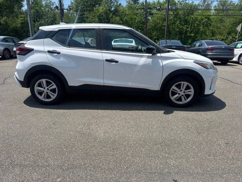 2023 Nissan Kicks S