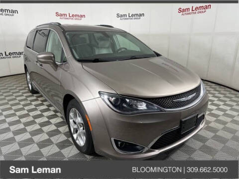 2017 Chrysler Pacifica for sale at Sam Leman CDJR Bloomington in Bloomington IL