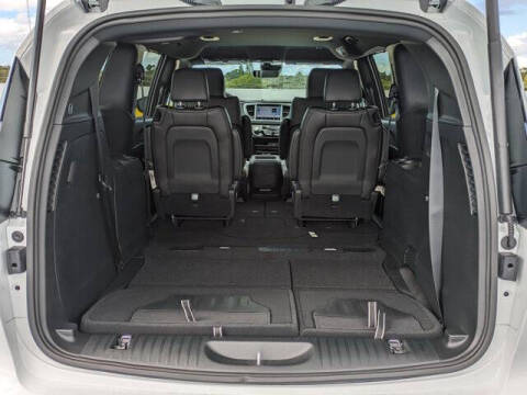 2026 Chrysler Voyager LX