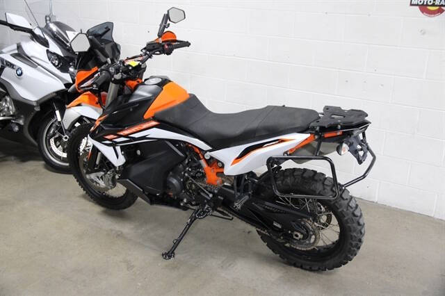 2022 KTM 890 ADVENT