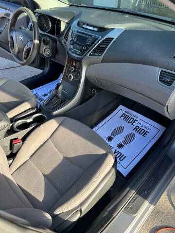 2014 Hyundai Elantra SE